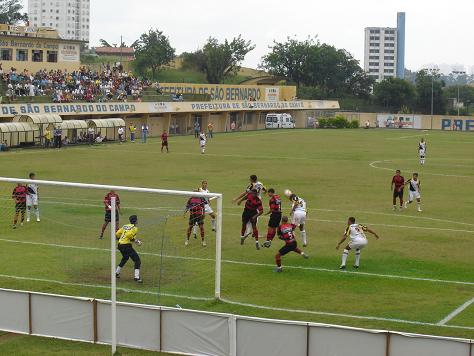 File:Estádio Primeiro de Maio.jpg