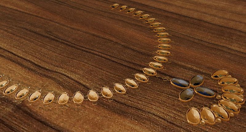 File:DiamondNecklace.jpg